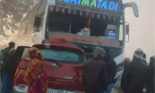 Bihar Accident: तेज रफ्तार बस ने सड़क पर मचाया तांडव,दो लोगों की मौत Bihar Accident: तेज रफ्तार बस ने सड़क पर मचाया तांडव,दो लोगों की मौत
