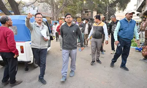 Indore : लोहारपट्टी में खराब सफाई व्यवस्था पर मुख्य स्वच्छता निरीक्षक को नोटिस जारी Indore : लोहारपट्टी में खराब सफाई व्यवस्था पर मुख्य स्वच्छता निरीक्षक को नोटिस जारी