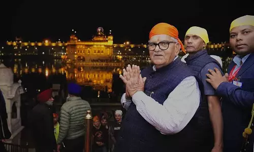 Punjab Governor ने अमृतसर में दरबार साहिब और जैन मंदिर के दर्शन के साथ नशा विरोधी जागरूकता मार्च शुरू