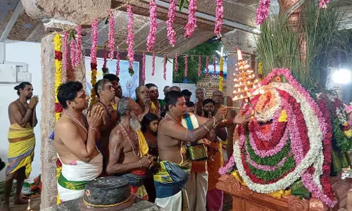 Tiruchendur के वेइलुकंथम्मन मंदिर में मासी उत्सव: झंडा फहराने के साथ शुरू