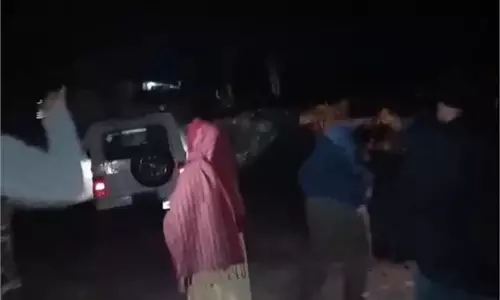 Jammu and Kashmir: इलाके में संदिग्ध व्यक्ति को देखकर दहशत,मौके पर पहुंची पुलिस