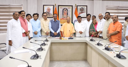 Lucknow: संवेदनशील क्षेत्रों में सोच-समझकर विकास: मुख्यमंत्री Lucknow: संवेदनशील क्षेत्रों में सोच-समझकर विकास: मुख्यमंत्री