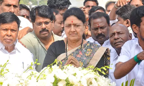 Tamil Nadu चुनाव को लेकर शशिकला का राजनीतिक कदम Tamil Nadu चुनाव को लेकर शशिकला का राजनीतिक कदम