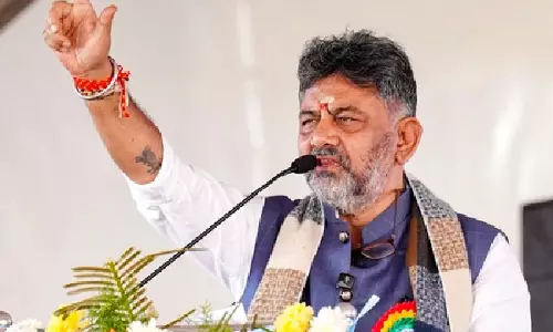Bengaluru मेट्रो फैसले पर कांग्रेस-बीजेपी में तकरार, डिप्टी सीएम ने साफ किया रुख Bengaluru मेट्रो फैसले पर कांग्रेस-बीजेपी में तकरार, डिप्टी सीएम ने साफ किया रुख