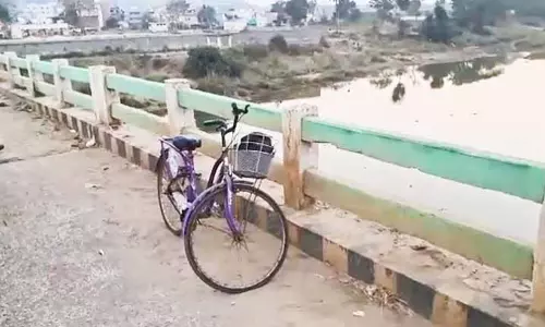 आठवीं क्लास के स्टूडेंट ने Gajapati में पुल से छलांग लगाई, चमत्कारिक रूप से बच गया