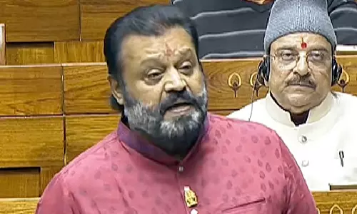 Suresh Gopi ने केरल में दो रेलवे प्रोजेक्ट्स के लिए केंद्र की हरी झंडी का स्वागत किया Suresh Gopi ने केरल में दो रेलवे प्रोजेक्ट्स के लिए केंद्र की हरी झंडी का स्वागत किया