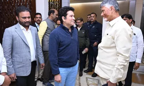 Sachin Tendulkar ने आंध्र प्रदेश के मुख्यमंत्री चंद्रबाबू नायडू से मुलाकात की Sachin Tendulkar ने आंध्र प्रदेश के मुख्यमंत्री चंद्रबाबू नायडू से मुलाकात की
