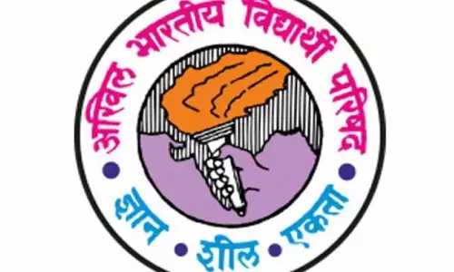 ABVP ने किश्तवाड़ कैंपस में बेसिक PG कोर्स न होने के खिलाफ विरोध प्रदर्शन किया ABVP ने किश्तवाड़ कैंपस में बेसिक PG कोर्स न होने के खिलाफ विरोध प्रदर्शन किया
