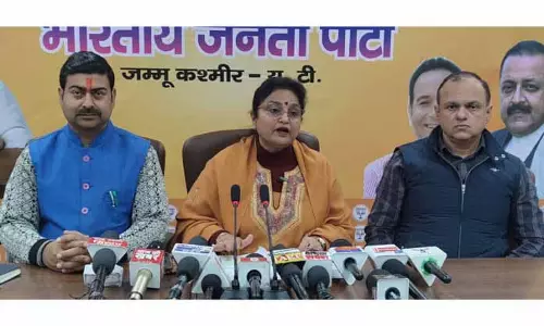 प्रिया ने PCI गाइडलाइंस के तहत फार्मासिस्ट कोर्स के सिलेबस में तुरंत बदलाव की मांग की प्रिया ने PCI गाइडलाइंस के तहत फार्मासिस्ट कोर्स के सिलेबस में तुरंत बदलाव की मांग की