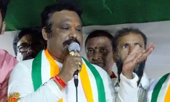 RTC बस मंचेरियल में विधायक श्री गणेश के काफिले से चूकी RTC बस मंचेरियल में विधायक श्री गणेश के काफिले से चूकी