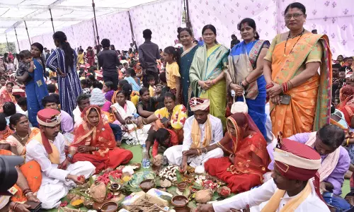 बस्तर के सिटी ग्राउंड में गूंजी शहनाई, 280 जोड़े परिणय सूत्र में बंधे बस्तर के सिटी ग्राउंड में गूंजी शहनाई, 280 जोड़े परिणय सूत्र में बंधे