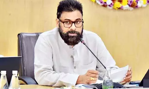 Pawan Kalyan : हम चार दीवारों के भीतर रहने वाले लोग नहीं है Pawan Kalyan : हम चार दीवारों के भीतर रहने वाले लोग नहीं है