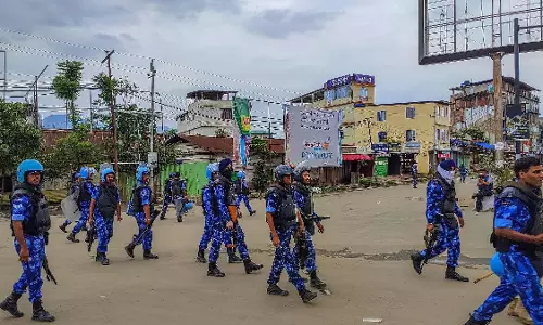 Manipur: हिंसा की नई लहर, प्रशासन ने इंटरनेट किया बंद Manipur: हिंसा की नई लहर, प्रशासन ने इंटरनेट किया बंद