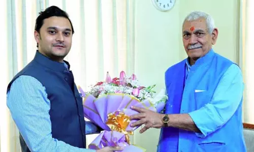 JAMMU: मार्तंड सिंह ने एलजी से मुलाकात की JAMMU: मार्तंड सिंह ने एलजी से मुलाकात की