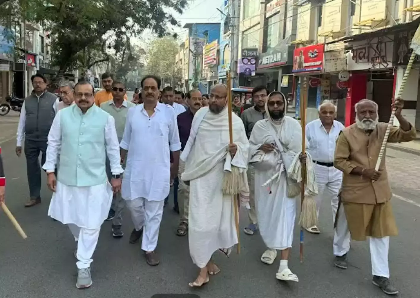 Ujjain: आचार्य विजयरत्नकीर्ति सूरीश्वर महाराज पहुंचे, भक्तों में उत्साह Ujjain: आचार्य विजयरत्नकीर्ति सूरीश्वर महाराज पहुंचे, भक्तों में उत्साह