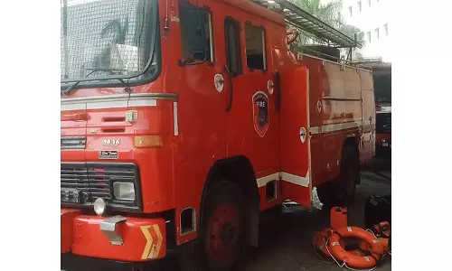 Miyapur के एक स्कूल में आग लगी, कोई हताहत नहीं Miyapur के एक स्कूल में आग लगी, कोई हताहत नहीं