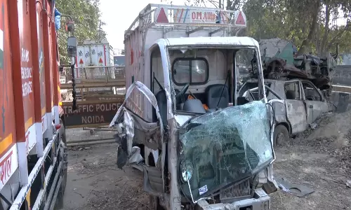 Meerut-दिल्ली राजमार्ग पर दुर्घटना में 2 लोगों की मौत, 3 घायल, जांच जारी