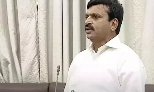रेवेन्यू मिनिस्टर पोंगुलेटी ने BRS नेताओं पर फोन टैपिंग का आरोप लगाया रेवेन्यू मिनिस्टर पोंगुलेटी ने BRS नेताओं पर फोन टैपिंग का आरोप लगाया