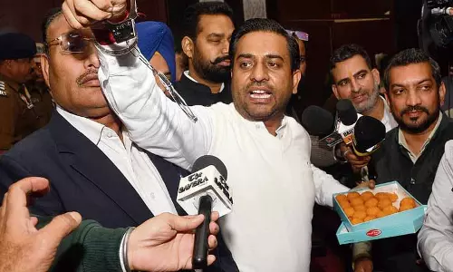MC हाउस मीटिंग में अफ़रा-तफ़री के बीच 8 प्रस्ताव पास हुए