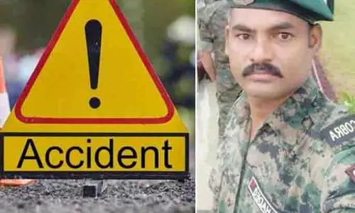 छुट्टी पर आए CRPF जवान की तेज रफ्तार वाहन की चपेट में आने से मौत छुट्टी पर आए CRPF जवान की तेज रफ्तार वाहन की चपेट में आने से मौत