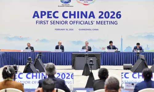 वांग यी ने 2026 प्रथम एपेक वरिष्ठ अधिकारियों की बैठक के उद्घाटन समारोह में भाग लिया