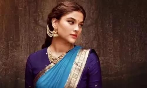 Saiee Manjrekar ने फोटोशूट में साड़ी में दिखाया ग्लैमरस और एलिगेंट लुक Saiee Manjrekar ने फोटोशूट में साड़ी में दिखाया ग्लैमरस और एलिगेंट लुक