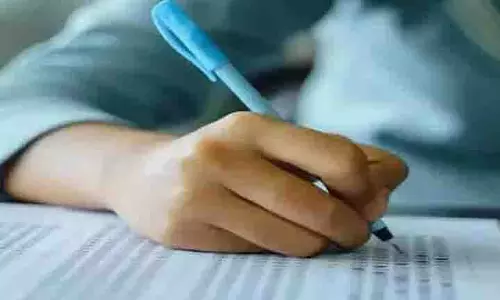 Nasima अपने पिता को मुर्दाघर में देखकर मैथ्स का एग्जाम देने बैठी