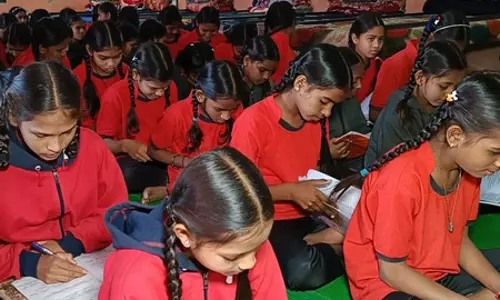 मध्य प्रदेश: आत्मनिर्भर भारत अभियान से प्रेरित होकर हुनर सीख रहीं आदिवासी बालिकाएं मध्य प्रदेश: आत्मनिर्भर भारत अभियान से प्रेरित होकर हुनर सीख रहीं आदिवासी बालिकाएं