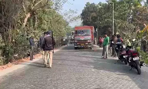 Jaynagar accident: ऑटो-वैन की टक्कर में 1 की मौत, कई घायल Jaynagar accident: ऑटो-वैन की टक्कर में 1 की मौत, कई घायल