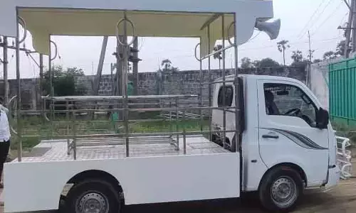 Bapatla में पैसे न होने पर मृतक को मोटरसाइकिल पर 13 किमी ले जाया