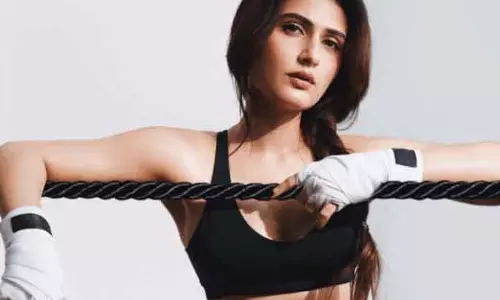 Fatima Sana Shaikh ने बॉक्सिंग-इंस्पायर्ड लुक में दिखाया कॉन्फिडेंस Fatima Sana Shaikh ने बॉक्सिंग-इंस्पायर्ड लुक में दिखाया कॉन्फिडेंस