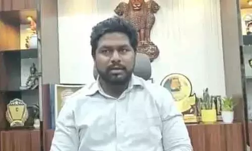 Nellore में नए ट्रैफिक सिग्नल का इंस्पेक्शन, कमिश्नर ने सुरक्षा और भीड़ नियंत्रण पर दिए निर्देश Nellore में नए ट्रैफिक सिग्नल का इंस्पेक्शन, कमिश्नर ने सुरक्षा और भीड़ नियंत्रण पर दिए निर्देश