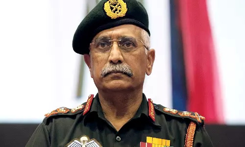Former Army Chief  जनरल नरवणे ने अपने अप्रकाशित संस्मरण पर पेंगुइन के बयान का समर्थन किया