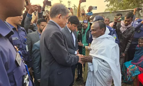 Bangladesh, पीट-पीटकर मारे गए हिंदू व्यक्ति दीपू चंद्र दास के परिवार को वित्तीय और आवास सहायता प्रदान करेगा Bangladesh, पीट-पीटकर मारे गए हिंदू व्यक्ति दीपू चंद्र दास के परिवार को वित्तीय और आवास सहायता प्रदान करेगा