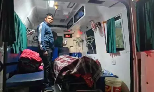 दो बाइकों की आमने-सामने टक्कर, दो की मौत और तीन गंभीर दो बाइकों की आमने-सामने टक्कर, दो की मौत और तीन गंभीर