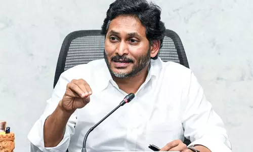 Jagan Mohan Reddy ने श्रीशैलम मंदिर में शिव माला धरना भक्तों पर लाठीचार्ज का आरोप लगाया