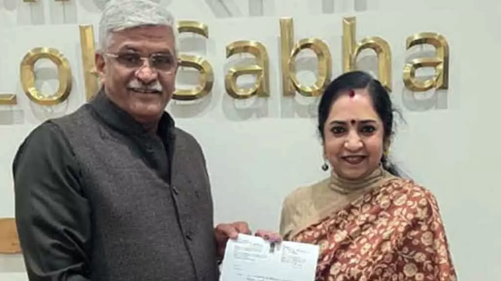 साउथ चेन्नई के MP ने 2025 के लिए बंद किए गए साहित्य अकादमी अवॉर्ड्स की घोषणा की मांग की साउथ चेन्नई के MP ने 2025 के लिए बंद किए गए साहित्य अकादमी अवॉर्ड्स की घोषणा की मांग की