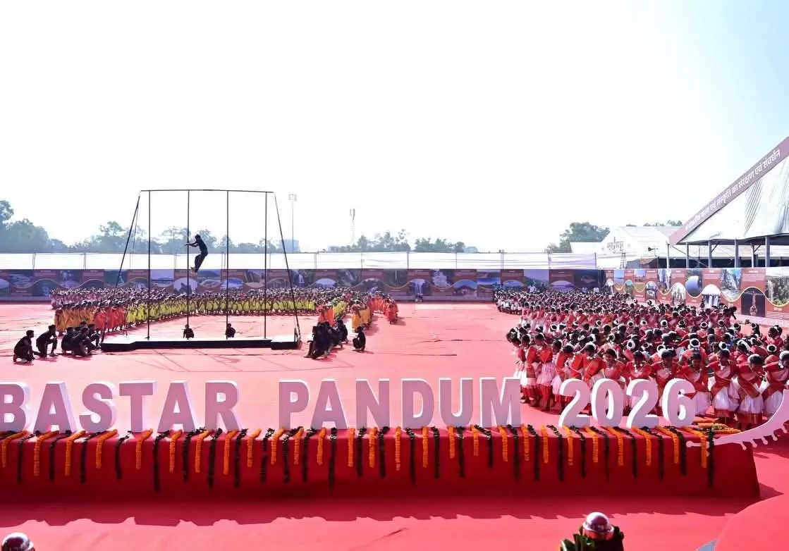 अब माओवाद नहीं, विकास और आत्मविश्वास की पहचान है बस्तर: पीएम मोदी अब माओवाद नहीं, विकास और आत्मविश्वास की पहचान है बस्तर: पीएम मोदी