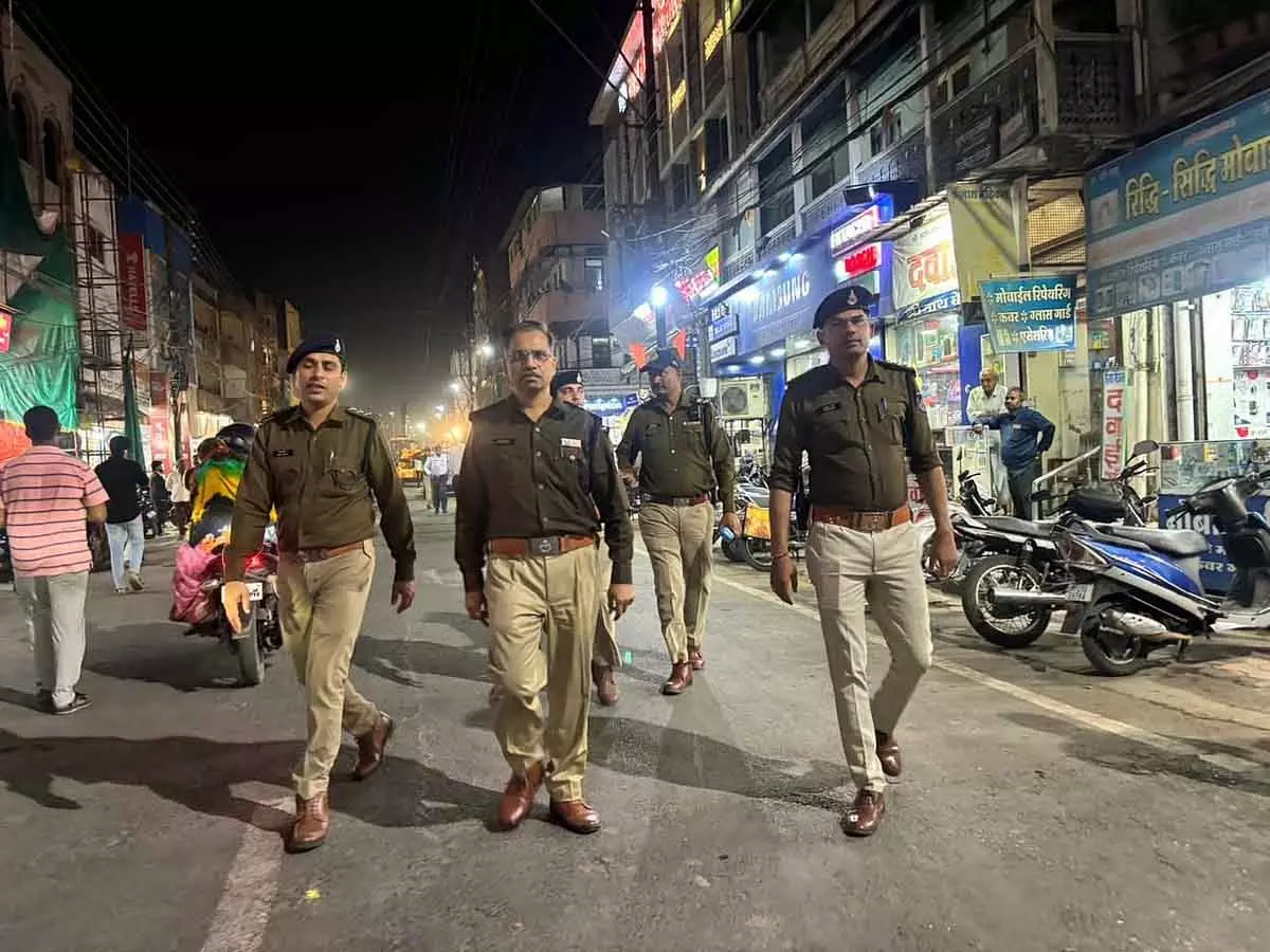 Indore : शिकायतों के बाद ट्रैफिक पुलिस ने जाम कम करने के लिए अभियान शुरू किया Indore : शिकायतों के बाद ट्रैफिक पुलिस ने जाम कम करने के लिए अभियान शुरू किया