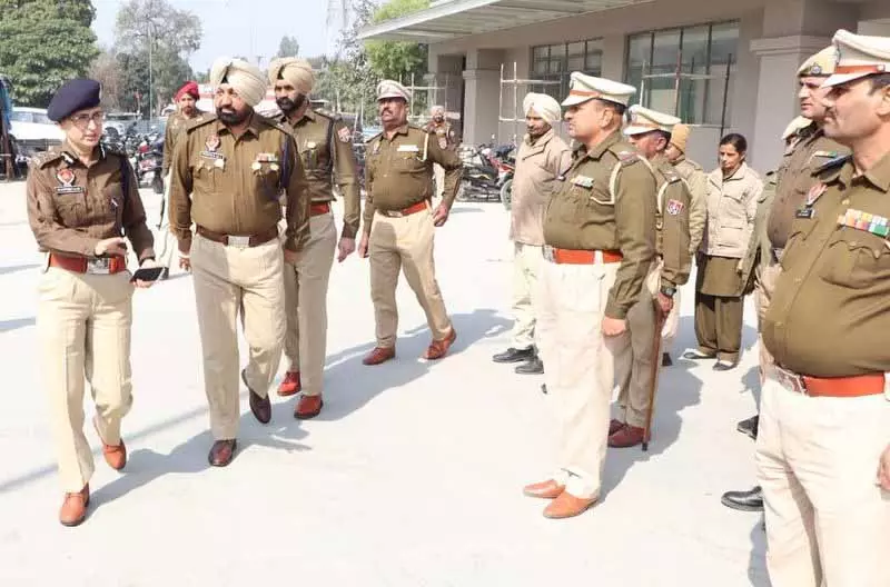 Punjab में बड़े पैमाने पर कार्रवाई में 1,100 से ज़्यादा गैंगस्टर गिरफ्तार Punjab में बड़े पैमाने पर कार्रवाई में 1,100 से ज़्यादा गैंगस्टर गिरफ्तार