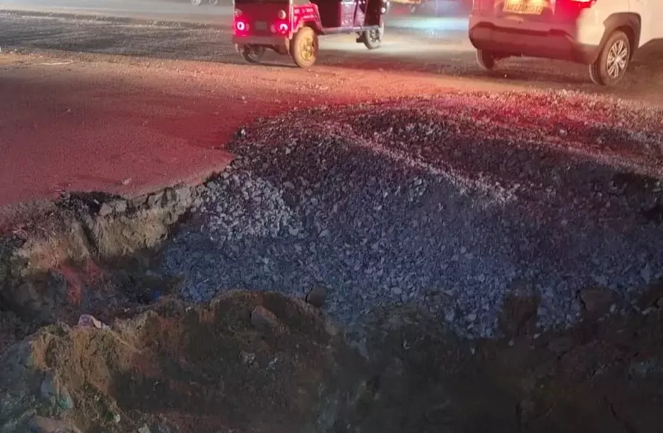 Jalalabad: चौड़ीकरण कार्य में लापरवाही, हाईवे बना खतरनाक Jalalabad: चौड़ीकरण कार्य में लापरवाही, हाईवे बना खतरनाक