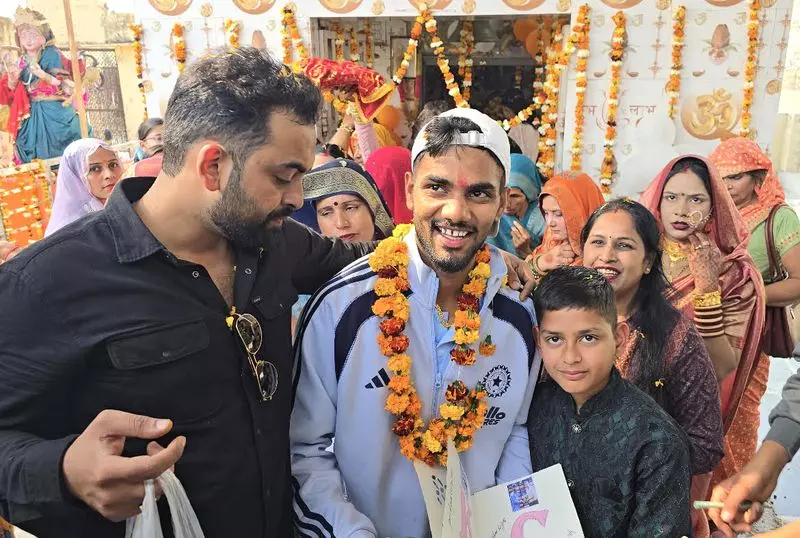 Haryana के लड़के कनिष्क का घरेलू मैदान पर हीरो जैसा स्वागत हुआ Haryana के लड़के कनिष्क का घरेलू मैदान पर हीरो जैसा स्वागत हुआ