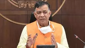 Lucknow: राज्यपाल के अपमान पर महाना का बयान Lucknow: राज्यपाल के अपमान पर महाना का बयान