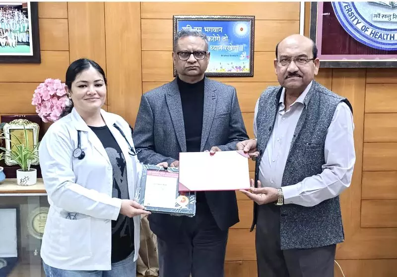 Haryana : डॉ. बिष्ट को इंटरनेशनल कॉन्फ्रेंस में पहला प्राइज़ मिला Haryana : डॉ. बिष्ट को इंटरनेशनल कॉन्फ्रेंस में पहला प्राइज़ मिला