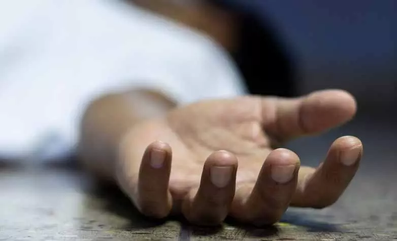Salipur में कोचिंग सेंटर में छात्र मृत मिला, परिवार ने रो-रोकर बुरा हाल बताया Salipur में कोचिंग सेंटर में छात्र मृत मिला, परिवार ने रो-रोकर बुरा हाल बताया