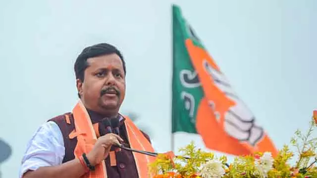 BJP नेता नितिन नवीन का बिहार विधानसभा में जोरदार स्वागत BJP नेता नितिन नवीन का बिहार विधानसभा में जोरदार स्वागत