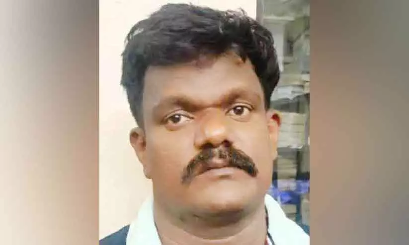 Kerala : बस दुर्घटना में छात्र की मौत, ड्राइवर गिरफ्तार Kerala : बस दुर्घटना में छात्र की मौत, ड्राइवर गिरफ्तार