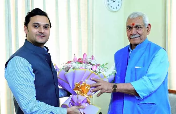 JAMMU: मार्तंड सिंह ने एलजी से मुलाकात की JAMMU: मार्तंड सिंह ने एलजी से मुलाकात की
