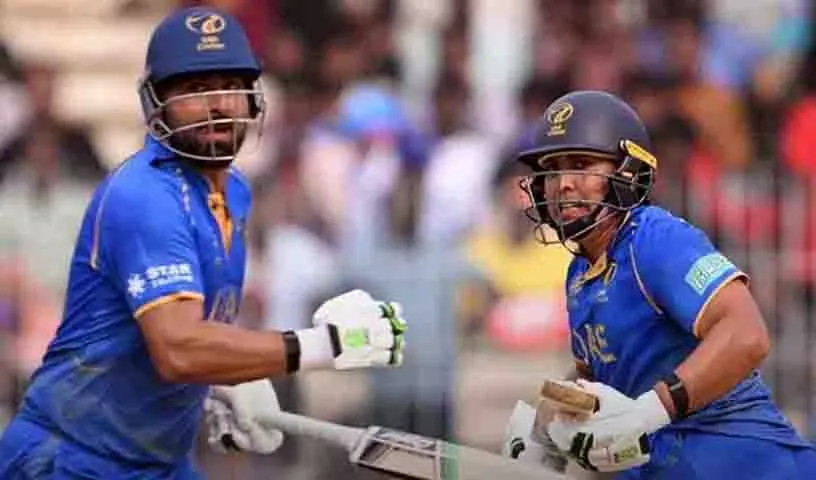 UAE के बल्लेबाजों वसीम, शराफ ने न्यूजीलैंड के गेंदबाजों की धज्जियां उड़ाईं UAE के बल्लेबाजों वसीम, शराफ ने न्यूजीलैंड के गेंदबाजों की धज्जियां उड़ाईं