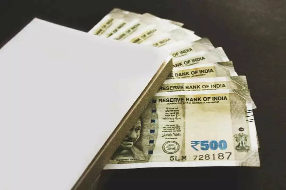 ओडिशा में AYUSH डॉक्टरों की सैलरी 20,000 रुपये बढ़ाकर 40,000 रुपये की गई; न्यूनतम सैलरी 56,948 रुपये ओडिशा में AYUSH डॉक्टरों की सैलरी 20,000 रुपये बढ़ाकर 40,000 रुपये की गई; न्यूनतम सैलरी 56,948 रुपये